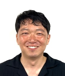 看護師:金親 友也